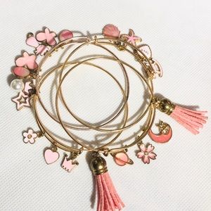 ‼️6 for $20‼️ 4 Gold Charm Bracelets